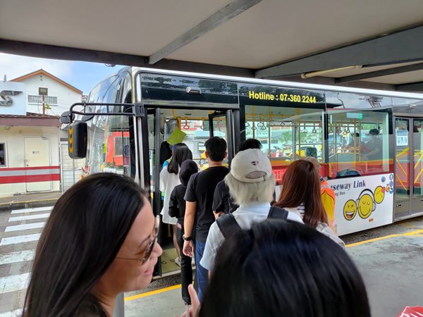 シンガポールからジョホールバル