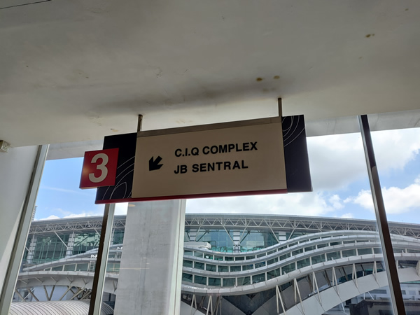 ジョホールバルからシンガポールへバスで向かう