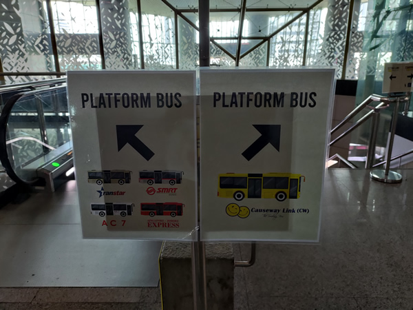 ジョホールバルからシンガポールへバスで向かう