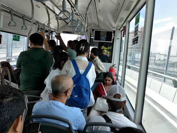 ジョホールバルからシンガポールへバスで向かう