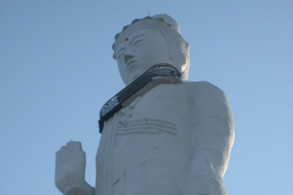 淡路島の大観音像