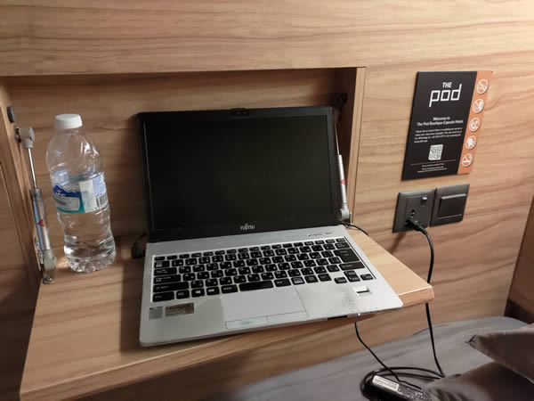 シンガポールの安宿「The Pod」