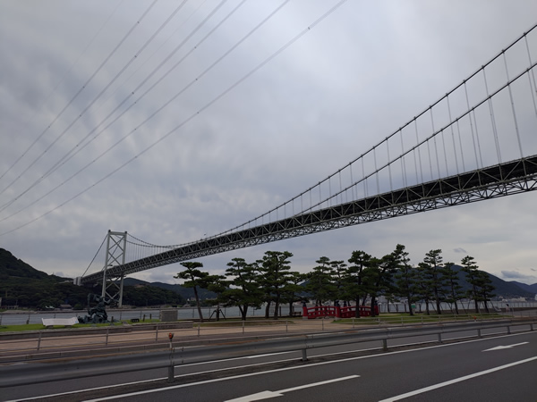 関門トンネル人道を歩く