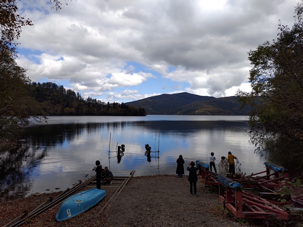 千と千尋の神隠しの世界、然別湖の湖底線路
