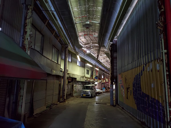 北九州市若松の衰退商店街、バラック群