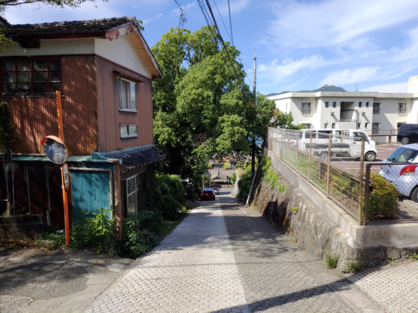 長崎にあるロシア領、今はバラック廃墟