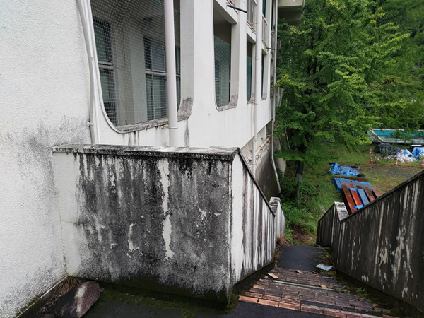 十津川村の二村小学校跡、手作りの廃トンネル