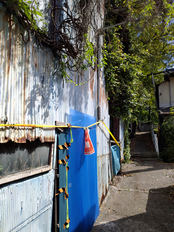 長崎にあるロシア領、今はバラック廃墟