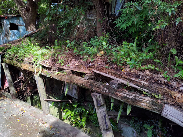 長崎にあるロシア領、今はバラック廃墟