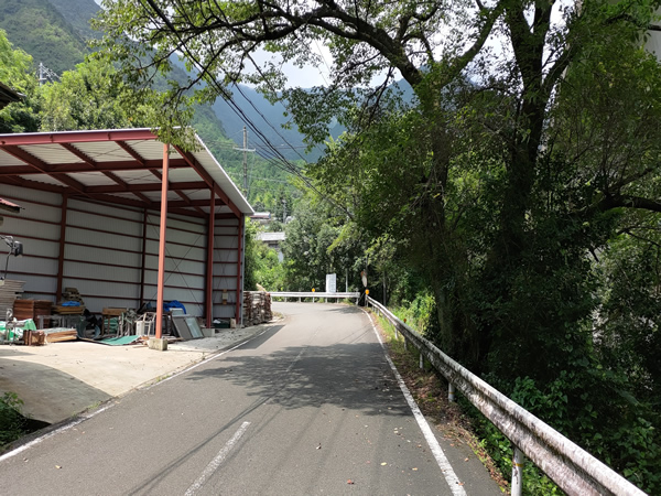 十津川村の廃集落に通じる鹿淵吊り橋