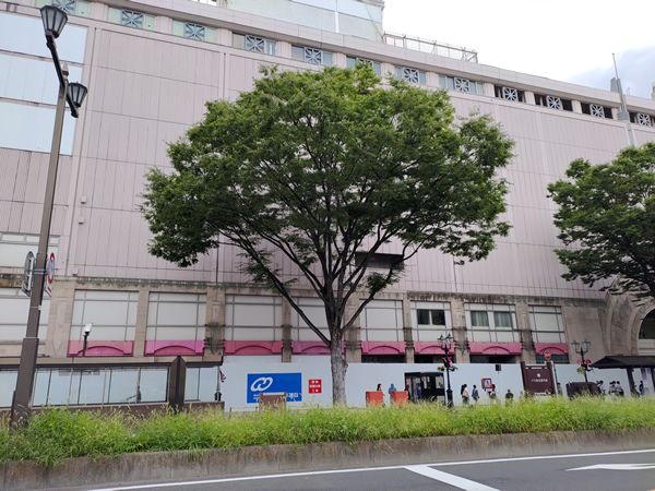 仙台の一等地にあるさくら野百貨店仙台店の廃墟