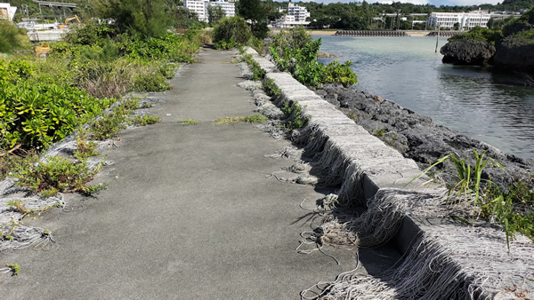 開業することなく廃墟となった沖縄のヒートゥー島