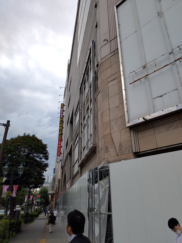 仙台の一等地にあるさくら野百貨店仙台店の廃墟