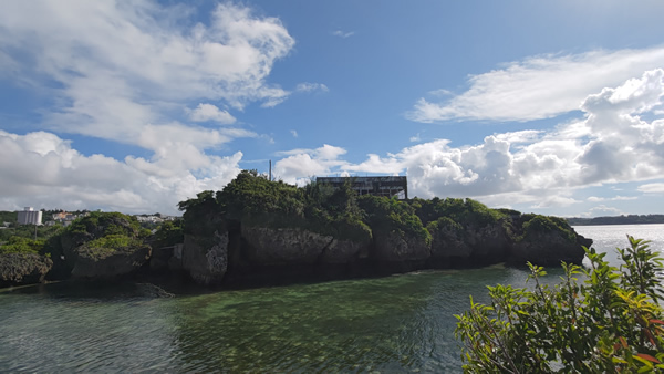 開業することなく廃墟となった沖縄のヒートゥー島
