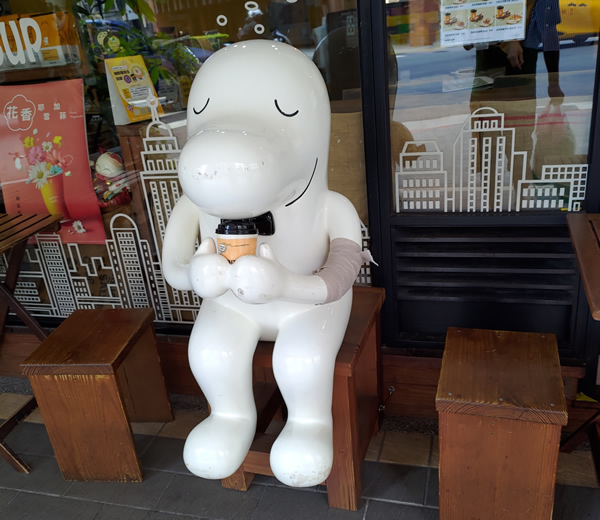 台湾で見かける微妙なマスコット像
