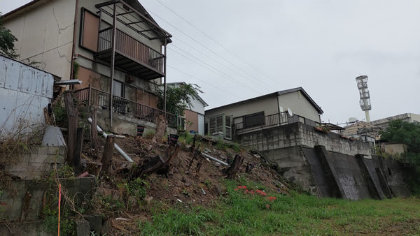 大阪の遠里小野にある不法占拠部落と白蛇祠