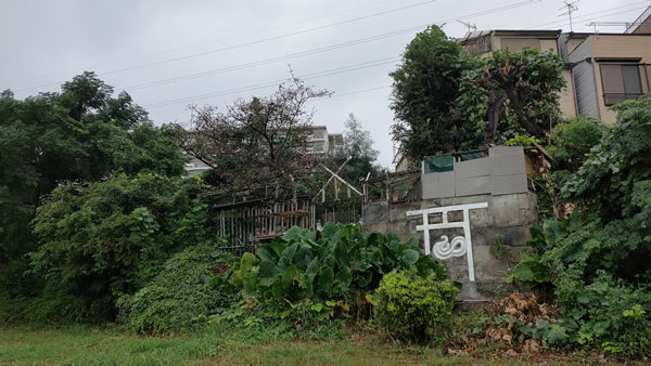 大阪の遠里小野にある不法占拠部落と白蛇祠