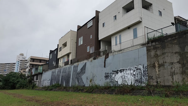 大阪の遠里小野にある不法占拠部落と白蛇祠