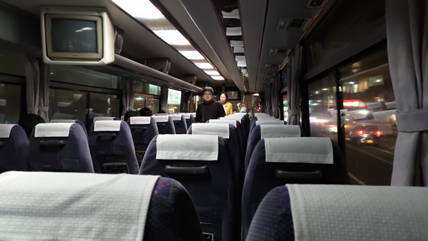 土曜深夜に無料でコザから那覇に帰れる「ヨルバス」