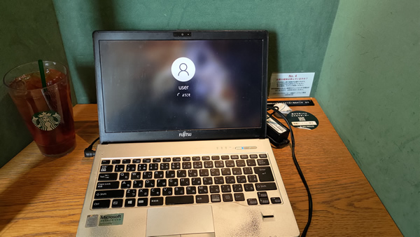 ノマド的に日本最強と言われる高輪ゲートウェイのスタバ