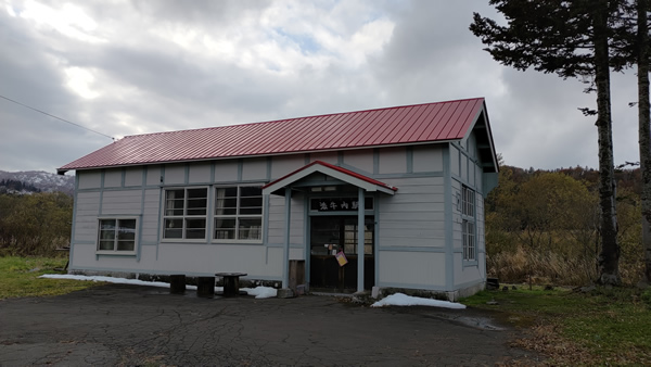 北海道の廃線、深名線跡の添牛内駅