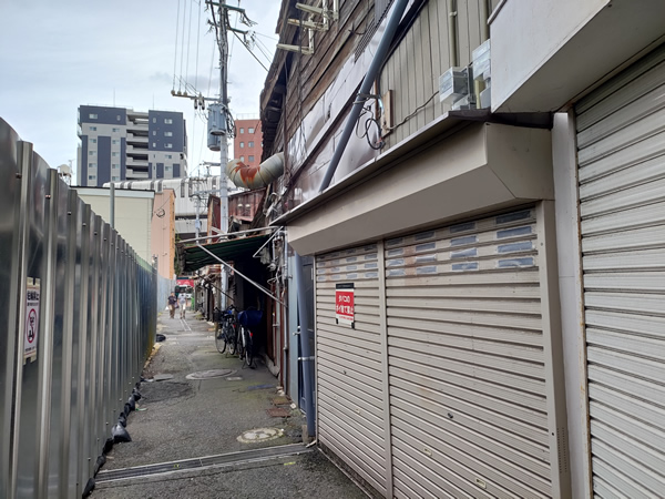 2回の大火災で商店街の半分が焼失した旦過市場